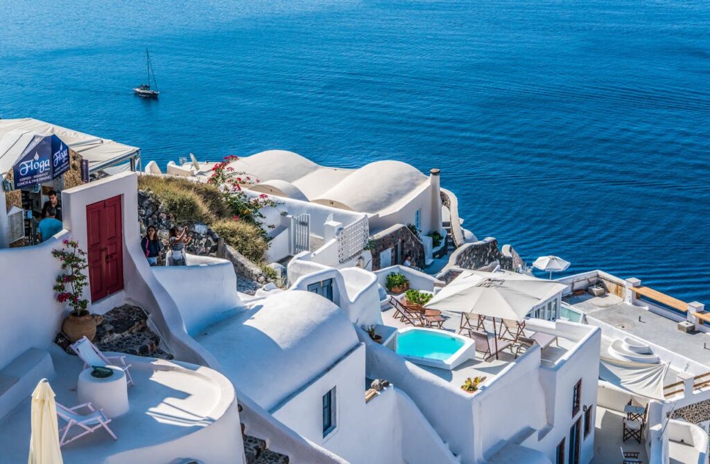 Mykonos vs Santorini